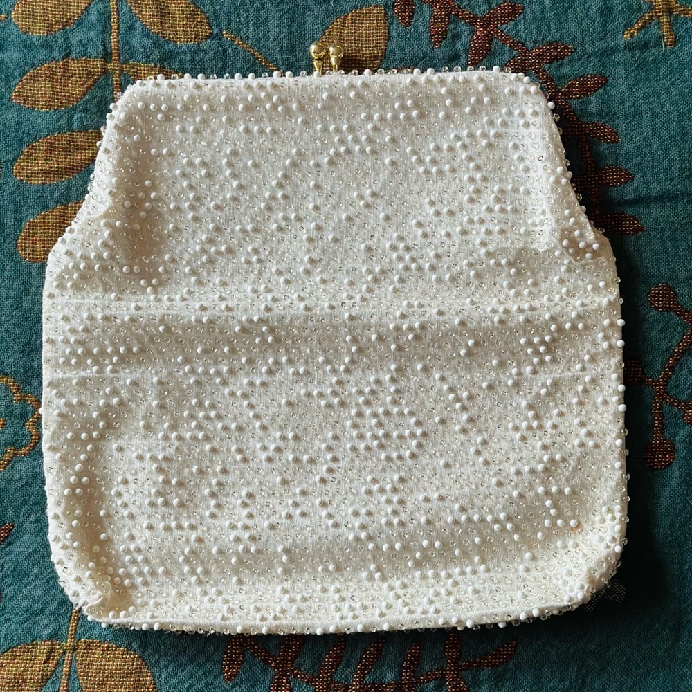 Vintage art deco style folding embellished clutch and faux pearl earring set - Picture 6 of 15